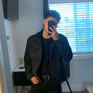 Meet your Posher, Angel adrian